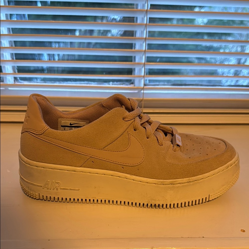 Nike Tan/ Blush Air Force 1 Low Top Sneakers
